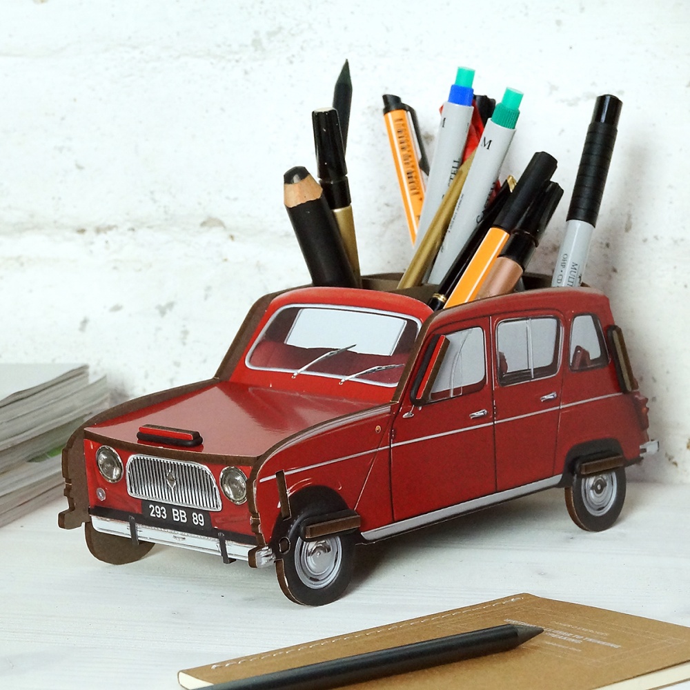 relatiegeschenk pennenbakje vorm auto gemaakt van mdf